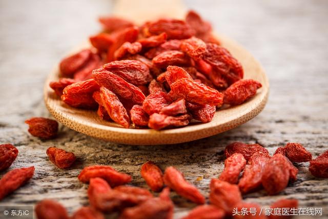 每天吃一把枸杞,这6个好处,就“砸在”你头上了