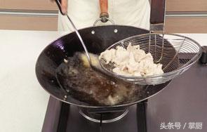 厨师长教你如何做茭白炒肉,茭白鲜嫩,口感清脆,关键是好吃不贵