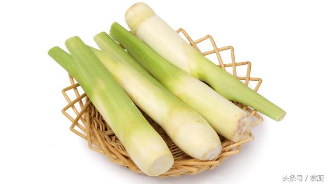 厨师长教你如何做茭白炒肉,茭白鲜嫩,口感清脆,关键是好吃不贵