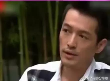 胡歌薛佳凝当初为什么分手?胡歌亲口回应!一谈薛佳凝就掉泪