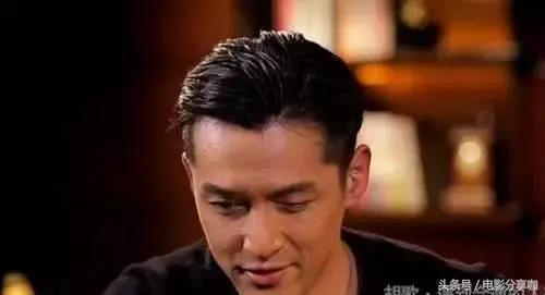 胡歌薛佳凝当初为什么分手?胡歌亲口回应!一谈薛佳凝就掉泪