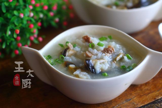 皮蛋瘦肉粥最正宗的做法,鲜咸美味,营养丰富,一家人都喜欢