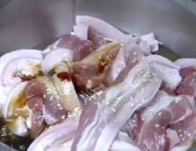 粉蒸肉怎样做软烂入味?跟30年大厨学的正宗做法,请收藏好哟