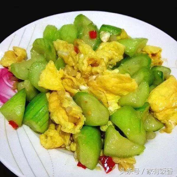 这才是丝瓜炒鸡蛋最好吃的做法,滑嫩爽口味道香