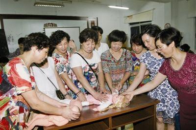 哪里有免费的月嫂培训?免费的培训四五千工资你愿意吗?