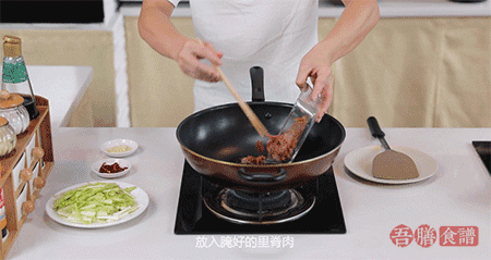 教你韭黄炒肉的家常做法,脆嫩多汁,超下饭,全家老少都爱吃