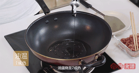 教你韭黄炒肉的家常做法,脆嫩多汁,超下饭,全家老少都爱吃