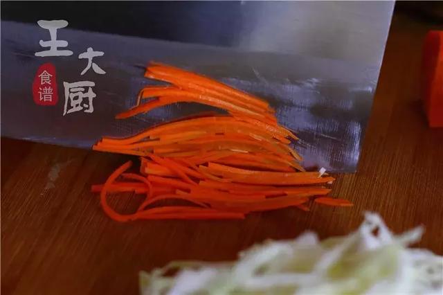 切得细丝丝的大头菜炒粉丝,居然能这么好吃!