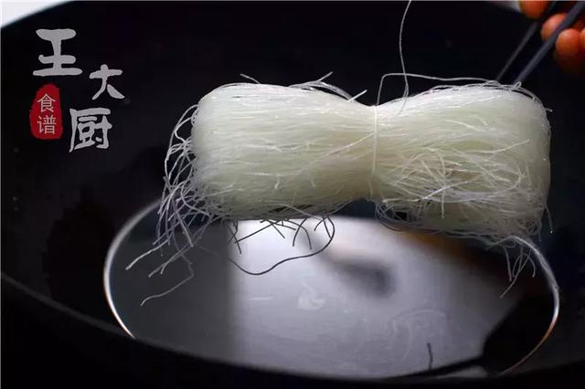 切得细丝丝的大头菜炒粉丝,居然能这么好吃!