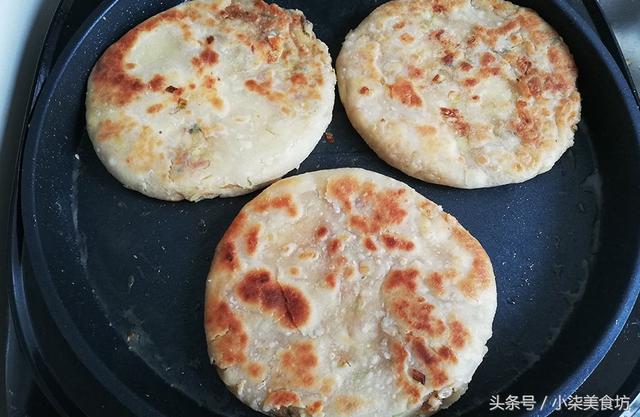 牛肉馅饼的最快速做法,不发面,不饧面,咬一口满嘴香,营养健康