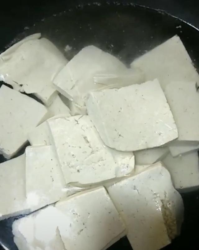 老豆腐最家常的做法,5分钟即可上桌开饭
