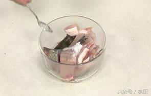 经典川菜水煮鱼片,手把手教你水煮鱼的做法,新手一样能搞定