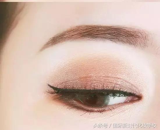 眼影怎么画好看图解 眼影的画法步骤图,Get了