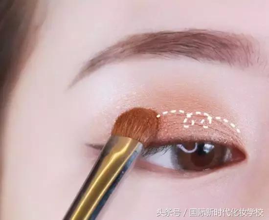 眼影怎么画好看图解 眼影的画法步骤图,Get了