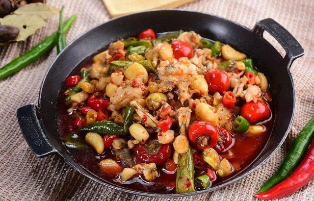 都是做餐饮的,为什么你只能收个一两万,而别家却月入40万?