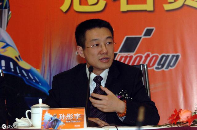 妻子是支付宝CEO, 丈夫创立淘宝却黯然离职,如今成功捧出拼多多