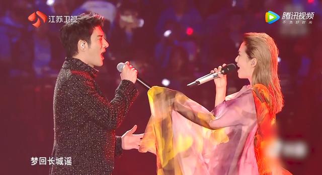 跨年演唱会哪家强?零假唱、炫舞台的江苏卫视拿下收视第一