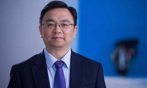 被巴菲特称为“真正的明星”,向亲戚借250万创业,今成中国首富