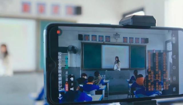 钉钉闯入「无人区」