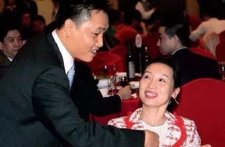 马东敏、奶茶妹妹、杜鹃…,大厂老板娘谁家强?