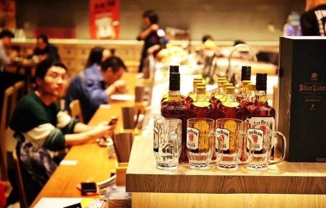 实体店经营中,应该如何提高客单价,让顾客心甘情愿增加消费?