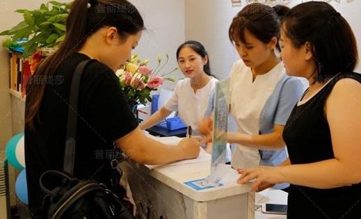 实体店引流锁客的秘诀是什么?学会这5招,你也能快速引流1000人