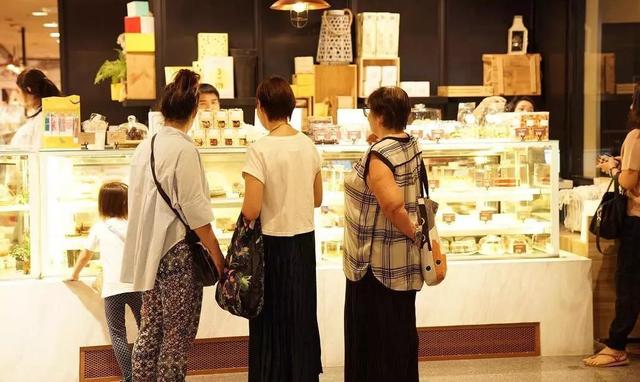 一个小活动让这家蛋糕店起死回生，客流爆满，营业额疯涨8倍